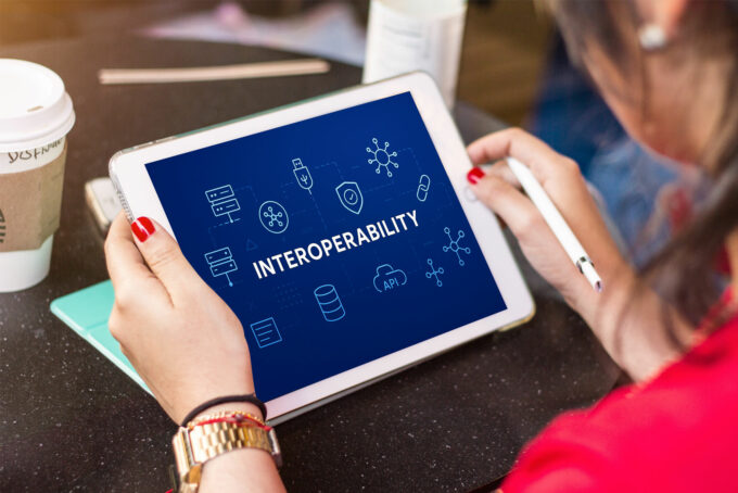 Sharing Insights on Interoperability and Linked Data in Heritage and Research Contexts: Building Bridges Across Disciplines